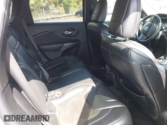 2019 Jeep Cherokee Latitude Plus with VIN 1C4PJLLB5KD184163, listed as a IAAI auction lot 41905051 with 247,574 mi miles. Bid and sale history available at carsss.com. Image 8.