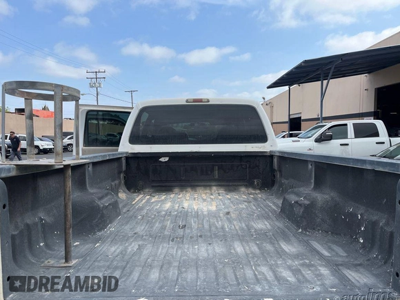 2009 Ford F-250 XL with VIN 1FTSW21529EB11761, listed as a IAAI auction lot 42656062 with 58,624 mi miles and . Bid and sale history available at DreamBid. Image 7.