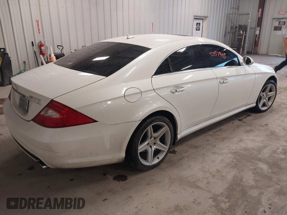 2008 Mercedes-Benz CLS 550 z VIN WDDDJ72XX8A130056, wystawiony jako IAAI lot #42457945 z przebiegiem 111 662 mil mil oraz . Historia ofert i sprzedaży dostępna na DreamBid. Obrazek 4.