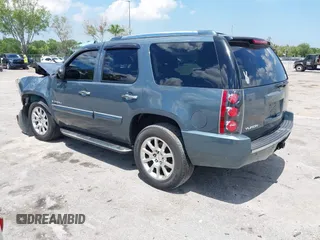 2008 GMC Yukon Denali z VIN 1GKFK638X8J182289, wystawiony jako IAAI lot #42238305 z przebiegiem 163 948 mil mil oraz . Historia ofert i sprzedaży dostępna na DreamBid. Obrazek 3.