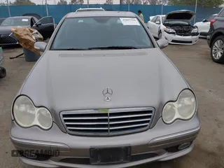 2005 Mercedes-Benz C 230 Kompressor with VIN WDBRF40J35F689993, listed as a IAAI auction lot 42007594 with 253,432 mi miles and . Bid and sale history available at DreamBid. Image 6.