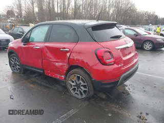2021 FIAT 500X Trekking z VIN ZFBNF3B17MP944728, wystawiony jako IAAI lot #41460442 z przebiegiem 27 574 mil mil oraz . Historia ofert i sprzedaży dostępna na DreamBid. Obrazek 3.