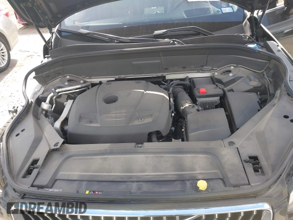 2022 Volvo XC90 Momentum with VIN YV4A221K4N1810692, listed as a IAAI auction lot 40707275 with 44,746 mi miles. Bid and sale history available at carsss.com. Image 10.