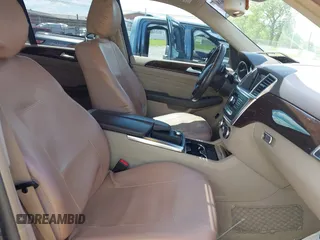 2013 Mercedes-Benz M 350 z VIN 4JGDA5HB0DA202334, wystawiony jako IAAI lot #42140618 z przebiegiem 133 225 mil mil oraz . Historia ofert i sprzedaży dostępna na DreamBid. Obrazek 5.