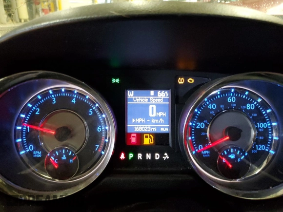 2013 Chrysler Town & Country Touring z VIN 2C4RC1BG4DR759938, wystawiony jako Copart lot #54775225 z przebiegiem 168 023 mil mil oraz Szkoda całkowita • Salvage title. Historia ofert i sprzedaży dostępna na DreamBid. Obrazek 9.