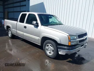 2004 Chevrolet Silverado 1500 LS with VIN 2GCEC19V041298867, listed as a IAAI auction lot 42069312 with 322,484 mi miles. Bid and sale history available at carsss.com. Image 1.