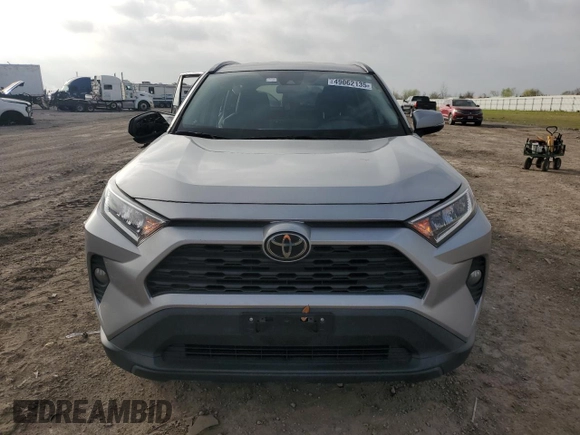 2020 Toyota RAV4 XLE with VIN 2T3P1RFV0LC095311, listed as a Copart auction lot 49062135 with 76,779 mi miles and Salvage Title. Bid and sale history available at carsss.com. Image 5.