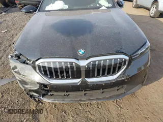2024 BMW 5 Series 540i xDrive with VIN WBA63FJ08RCS79869, listed as a IAAI auction lot 40786364 with 4,900 mi miles. Bid and sale history available at carsss.com. Image 6.