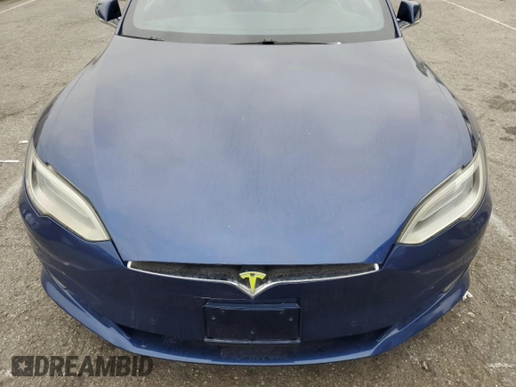 2017 Tesla Model S 100D z VIN 5YJSA1E20HF192300, wystawiony jako Copart lot #52931815 z przebiegiem 93 916 mil mil oraz Szkoda całkowita • Salvage title. Historia ofert i sprzedaży dostępna na DreamBid. Obrazek 12.