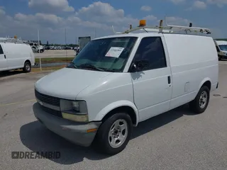 2005 Chevrolet Astro Cargo Van with VIN 1GCDM19X95B119446, listed as a IAAI auction lot 41944389 with 299,762 mi miles. Bid and sale history available at carsss.com. Image 2.