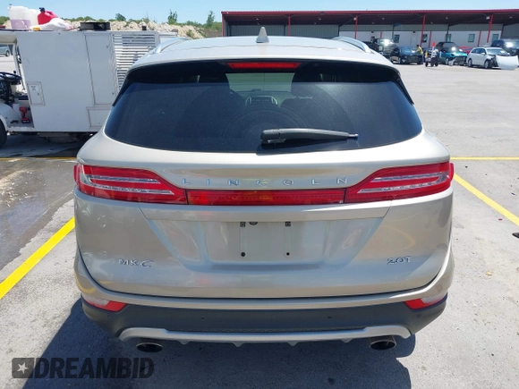 2017 Lincoln MKC Select z VIN 5LMCJ2C91HUL52596, wystawiony jako IAAI lot #42247931 z przebiegiem 81 126 mil mil oraz . Historia ofert i sprzedaży dostępna na DreamBid. Obrazek 16.