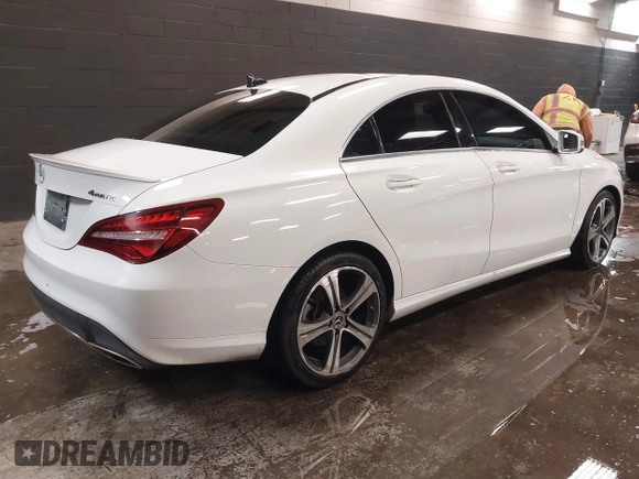 2019 Mercedes-Benz CLA 250 z VIN WDDSJ4GB8KN765229, wystawiony jako IAAI lot #41548902 z przebiegiem 57 608 mil mil oraz . Historia ofert i sprzedaży dostępna na DreamBid. Obrazek 4.