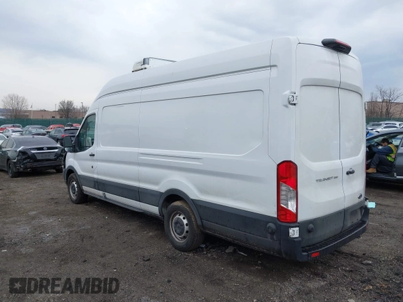2022 Ford Transit Cargo with VIN 1FTBW3X83NKA44302, listed as a IAAI auction lot 41684165 with 33,463 mi miles and . Bid and sale history available at DreamBid. Image 3.