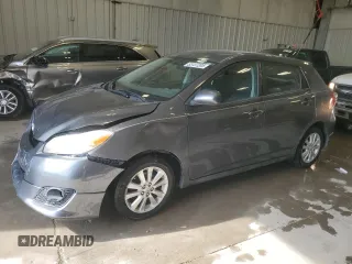 2010 Toyota Matrix z VIN 2T1KU4EE7AC297106, wystawiony jako Copart lot #53137285 z przebiegiem 150 524 mil mil oraz Nie do naprawy • Non repairable. Historia ofert i sprzedaży dostępna na DreamBid. Obrazek 1.