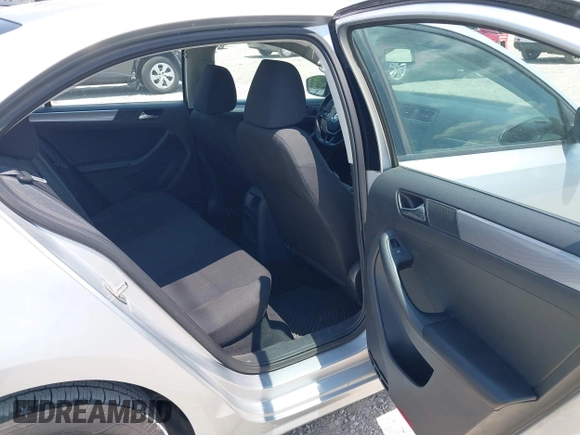 2015 Volkswagen Jetta SE with VIN 3VWD17AJ5FM284954, listed as a IAAI auction lot 42648257 with 192,230 mi miles and . Bid and sale history available at DreamBid. Image 8.