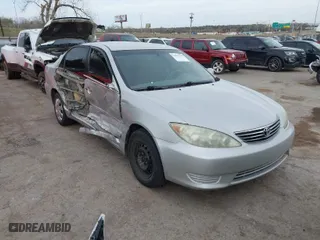 2006 Toyota Camry STD with VIN 4T1BE32K36U123427, listed as a IAAI auction lot 41812799 with 247,990 mi miles. Bid and sale history available at carsss.com. Image 1.