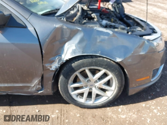 2011 Ford Fusion SEL with VIN 3FAHP0JAXBR211432, listed as a IAAI auction lot 41692412 with 195,623 mi miles. Bid and sale history available at carsss.com. Image 6.