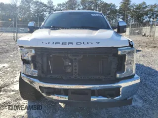 2018 Ford Super Duty F-250 SRW XL with VIN 1FT7W2B68JEB39324, listed as a Copart auction lot 45451375 with 268,879 mi miles and Salvage Title. Bid and sale history available at carsss.com. Image 5.