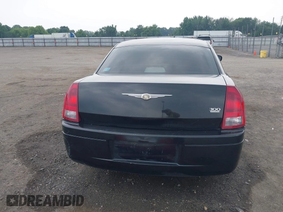 2006 Chrysler 300 Touring z VIN 2C3LA53G36H113174, wystawiony jako IAAI lot #42274652 z przebiegiem 229 422 mil mil oraz . Historia ofert i sprzedaży dostępna na DreamBid. Obrazek 16.