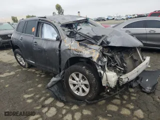 2011 Toyota Highlander with VIN 5TDZK3EH4BS027011, listed as a Copart auction lot 85154394 with 178,142 mi miles and Non Repairable. Bid and sale history available at carsss.com. Image 4.