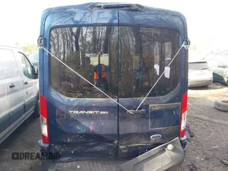 2018 Ford Transit XL z VIN 1FDZX2CM3JKB08238, wystawiony jako IAAI lot #41645406 z przebiegiem 12 733 mil mil oraz . Historia ofert i sprzedaży dostępna na DreamBid. Obrazek 16.