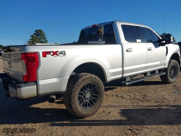 2019 Ford Super Duty F-250 SRW XL with VIN 1FT7W2BT6KED82699, listed as a IAAI auction lot 40853142 with 145,754 mi miles. Bid and sale history available at carsss.com. Image 4.