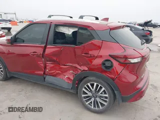 2024 Nissan Kicks SV with VIN 3N1CP5CV0RL517282, listed as a IAAI auction lot 41725085 with 4,932 mi miles. Bid and sale history available at carsss.com. Image 6.