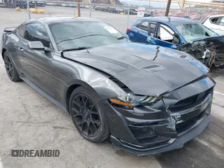 2018 Ford Mustang EcoBoost z VIN 1FA6P8THXJ5154523, wystawiony jako IAAI lot #41523923 z przebiegiem 94 330 mil mil oraz . Historia ofert i sprzedaży dostępna na DreamBid. Obrazek 1.