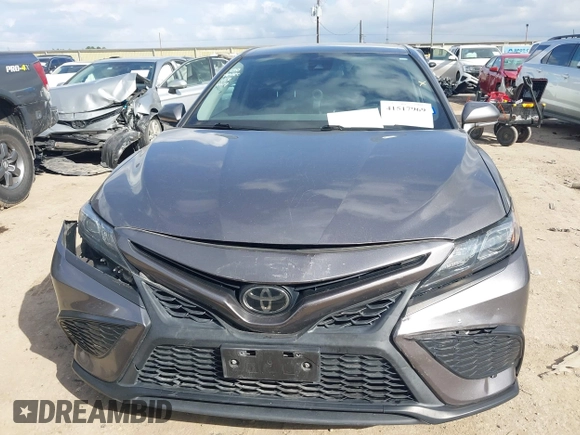2022 Toyota Camry SE with VIN 4T1G11AKXNU659247, listed as a IAAI auction lot 41517969 with 58,180 mi miles. Bid and sale history available at carsss.com. Image 12.