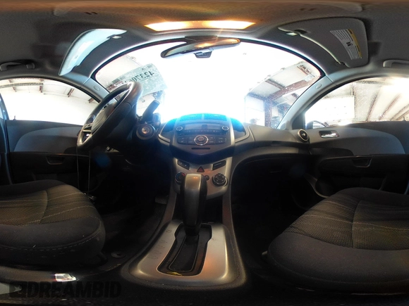 2014 Chevrolet Sonic LT z VIN 1G1JC5SH2E4199864, wystawiony jako IAAI lot #42370631 z przebiegiem 59 781 mil mil oraz . Historia ofert i sprzedaży dostępna na DreamBid. Obrazek 18.