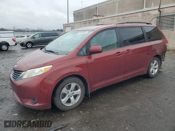 2013 Toyota Sienna LE AAS with VIN 5TDKK3DC3DS384237, listed as a Copart auction lot 50295505 with 271,344 mi miles and Salvage Title. Bid and sale history available at carsss.com. Image 1.