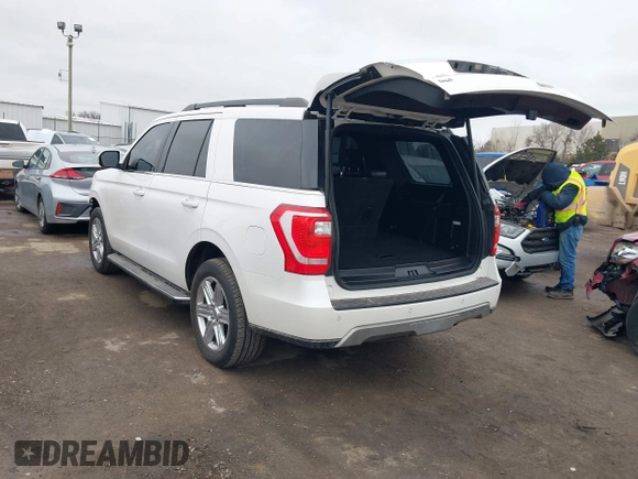 2019 Ford Expedition XLT with VIN 1FMJU1HT9KEA37773, listed as a IAAI auction lot 41537479 with 91,544 mi miles. Bid and sale history available at carsss.com. Image 3.