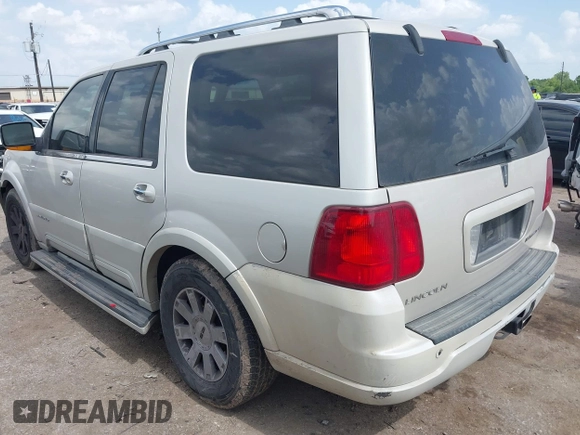 2004 Lincoln Navigator Luxury with VIN 5LMFU27R74LJ35777, listed as a IAAI auction lot 42706528 with 231,014 mi miles and . Bid and sale history available at DreamBid. Image 3.