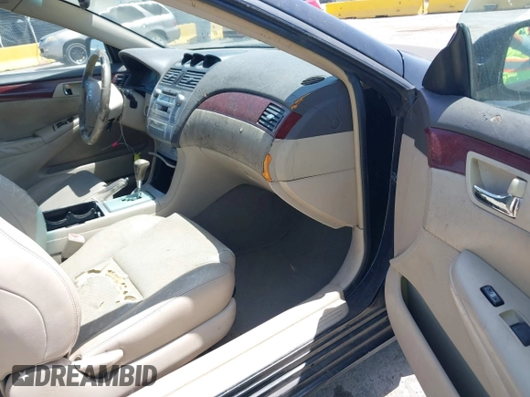 2004 Toyota Solara SE with VIN 4T1CA30P14U003833, listed as a IAAI auction lot 42117279 with 199,419 mi miles. Bid and sale history available at carsss.com. Image 5.