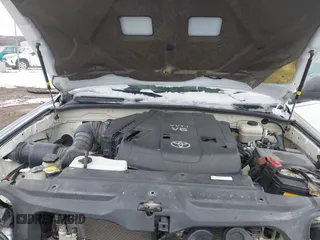 2008 Toyota 4Runner SR5 with VIN JTEZU14R58K015907, listed as a IAAI auction lot 41626302 with 249,278 mi miles. Bid and sale history available at carsss.com. Image 10.