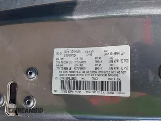 2006 Dodge 1500 SLT z VIN 1D7HU18246J168221, wystawiony jako IAAI lot #42462325 z przebiegiem 195 754 mil mil oraz . Historia ofert i sprzedaży dostępna na DreamBid. Obrazek 9.