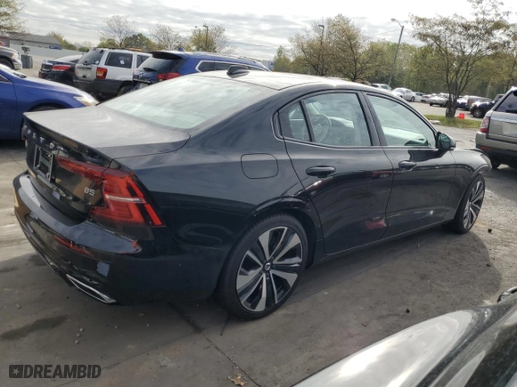 2022 Volvo S60 Momentum with VIN 7JRL12FZ8NG165130, listed as a Copart auction lot 71807484 with 24,990 mi miles and Salvage Title. Bid and sale history available at carsss.com. Image 3.