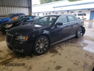 2012 Chrysler 300 S z VIN 2C3CCABG9CH289632, wystawiony jako Copart lot #55634245 z przebiegiem 182 850 mil mil oraz Szkoda całkowita • Salvage title. Historia ofert i sprzedaży dostępna na DreamBid. Obrazek 1.