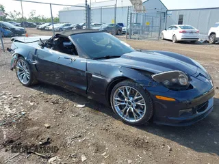 2013 Chevrolet Corvette z VIN 1G1YZ3DEXD5701159, wystawiony jako IAAI lot #42470044 z przebiegiem 44 074 mil mil oraz . Historia ofert i sprzedaży dostępna na DreamBid. Obrazek 1.