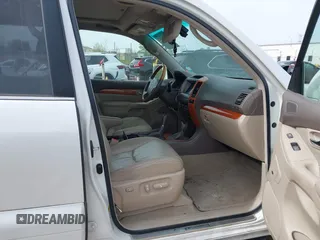 2004 Lexus GX 470 with VIN JTJBT20X440062559, listed as a IAAI auction lot 42142442 with 261,126 mi miles. Bid and sale history available at carsss.com. Image 5.