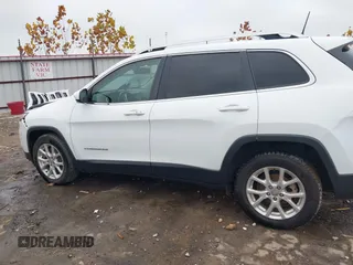 2018 Jeep Cherokee Latitude Plus with VIN 1C4PJLLBXJD514085, listed as a IAAI auction lot 40934899 with 153,619 mi miles. Bid and sale history available at carsss.com. Image 14.