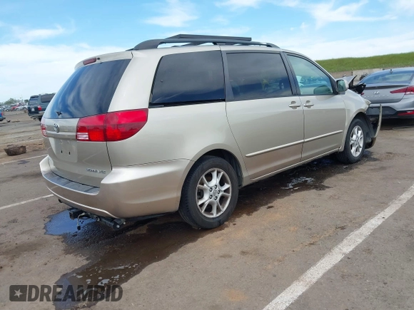 2005 Toyota Sienna XLE with VIN 5TDZA22C65S349045, listed as a IAAI auction lot 42014639 with 99,940 mi miles. Bid and sale history available at carsss.com. Image 4.