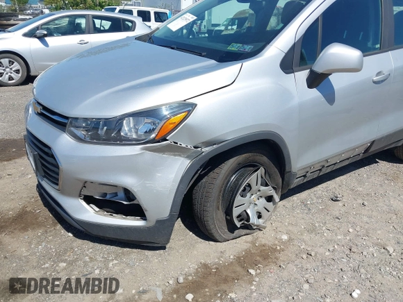 2018 Chevrolet Trax LS with VIN 3GNCJKSB1JL420107, listed as a IAAI auction lot 42129972 with 595,541 mi miles. Bid and sale history available at carsss.com. Image 6.