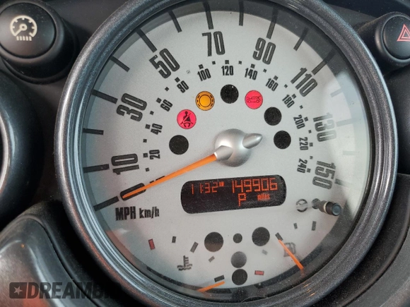 2007 MINI Convertible с VIN WMWRF335X7TG17414, выставлен на аукционе Copart как лот 47640925 с пробегом 149 906 миль миль и Списание • Salvage title. История ставок и продаж доступна на DreamBid. Изображение 9.