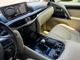 2018 Lexus LX with VIN JTJHY7AX4J4264121, listed as a Copart auction lot 78437574 with 128,876 mi miles and Clean Title. Bid and sale history available at carsss.com. Image 9.