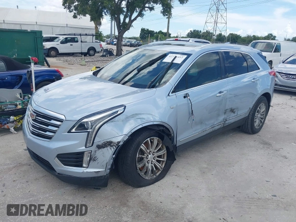 2017 Cadillac XT5 Luxury FWD z VIN 1GYKNBRSXHZ325914, wystawiony jako IAAI lot #42776412 z przebiegiem 85 014 mil mil oraz . Historia ofert i sprzedaży dostępna na DreamBid. Obrazek 2.
