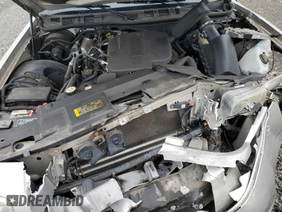 2008 Mercury Grand Marquis LS z VIN 2MEFM75V58X606742, wystawiony jako Copart lot #55515635 z przebiegiem 42 510 mil mil oraz Szkoda całkowita • Salvage title. Historia ofert i sprzedaży dostępna na DreamBid. Obrazek 11.