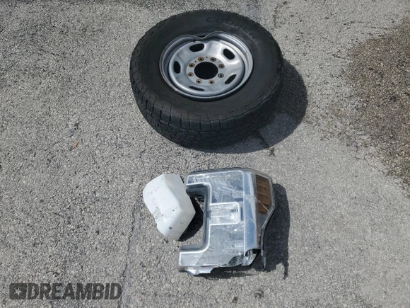 2019 Ford F-250 XL with VIN 1FT7W2BT8KED85152, listed as a Copart auction lot 59598275 with 171,026 mi miles and Salvage title. Bid and sale history available at DreamBid. Image 12.