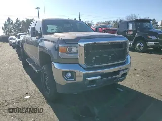 2015 GMC Sierra 3500HD SLT z VIN 1GT423E88FF189157, wystawiony jako Copart lot #84967694 z przebiegiem 137 147 mil mil oraz Czysty tytuł • Clean title. Historia ofert i sprzedaży dostępna na DreamBid. Obrazek 11.