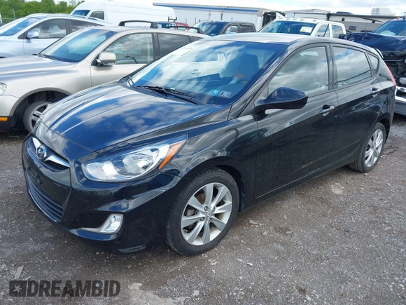 2012 Hyundai Accent SE z VIN KMHCU5AE0CU031475, wystawiony jako IAAI lot #42196146 z przebiegiem 122 489 mil mil oraz . Historia ofert i sprzedaży dostępna na DreamBid. Obrazek 17.